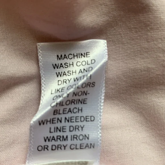 Banana Republic light pink button up shirt. 3/4 length sleeves. Size medium - Picture 7 of 10